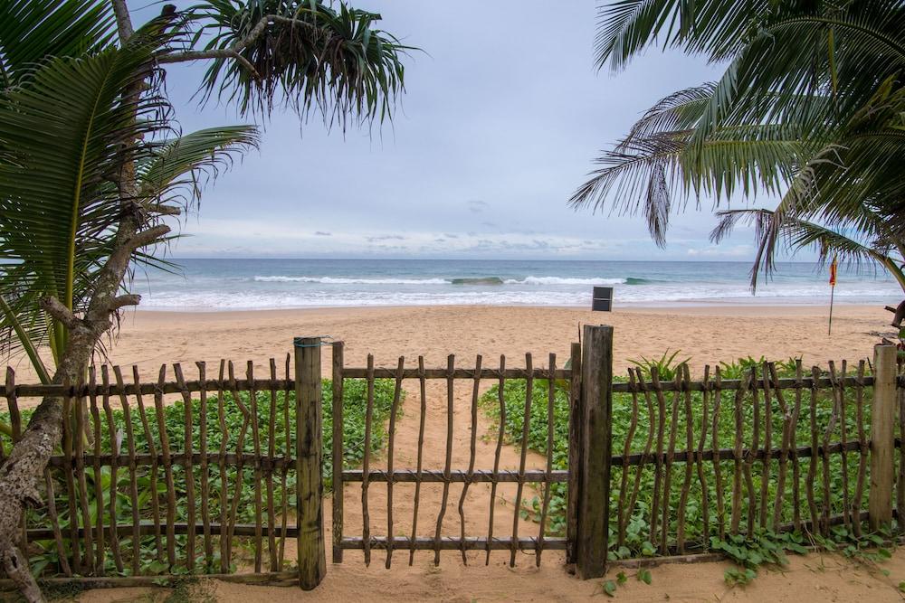 Roman Beach Hotel Hikkaduwa Exterior photo