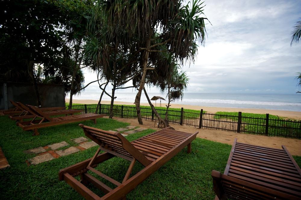 Roman Beach Hotel Hikkaduwa Exterior photo